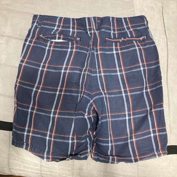 Men’s preowned shorts 36 waist
See pics - Picture 2 of 3